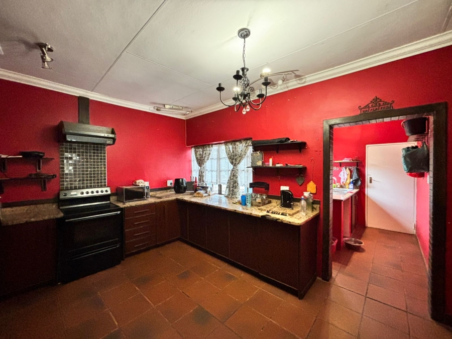 5 Bedroom Property for Sale in Flamwood North West